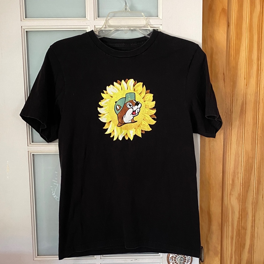 Black Buc-ee’s T-Shirt with Sunflower and Bear Design